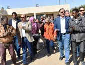 صور.. وفد رئاسى ومحافظ أسوان يتفقدون المشروعات التنموية بقرى نصر النوبة وكركر