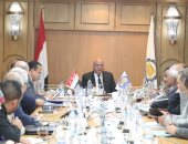 محافظ قنا يناقش أبرز القضايا والمشكلات بالمحافظة فى لقاء بالنواب