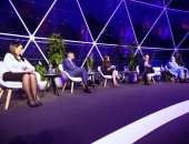 وزيرة التعاون ورئيسا ميكروسوفت وتاتا الهندية يشهدون إطلاق كتاب "أمة بريدجيتال" بمنتدى دافوس