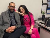 مى عز الدين عن فارق الطول مع طبيبها: "لما دكتورك يبقى أطول منك وتحاول تطوله"