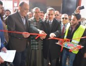 محافظ الغربية يفتتح مشروع الصرف الصحى لعزبتى طه وأم الستين.. صور