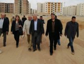 رئيسة صندوق الإسكان الاجتماعى تتفقد الوحدات السكنية فى 6 أكتوبر وحدائق أكتوبر