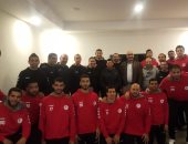 وزير الرياضة يلتقى أبطال منتخب مصر لكرة اليد بفندق الإقامة فى تونس
