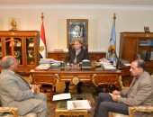 محافظ أسيوط يلتقى رئيس جهاز التعمير لوسط وشمال الصعيد لمتابعة الموقف التنفيذى للمشروعات