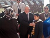 صور.. محافظ القاهرة يكرم أسر شهداء الشرطة بحديقة الأزهر