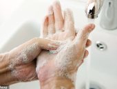 خطوات غسل اليدين بطريقة صحيحة وآمنة.. فيديو