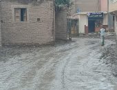 شكوى من غرق شوارع قرية أبو عليوه بمياه الصرف الصحى فى كفر الشيخ