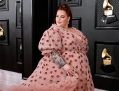 عارضة الأزياء الأسمن فى العالم على السجادة الحمراء لحفل جوائز الـ GRAMMY