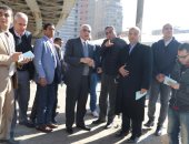 محافظ الجيزة يوجه بصيانة السلم الكهربائى لمزلقان أرض اللواء.. صور