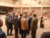 صور .. رئيس جامعة أسيوط يجرى جولة تفقدية موسعة داخل المستشفى الجامعى