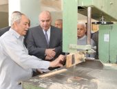 محافظ قنا يتفقد مركز الحكيم والنيل بمنطقة المعنا.. صور