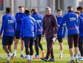 راديو كتالونيا: بعض نجوم برشلونة لا يفهمون تكتيك كيكى سيتين فى الملعب