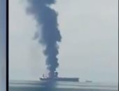 شاهد.. حريق هائل على متن ناقلة نفط قبالة ساحل الإمارات