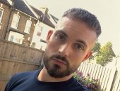 قبلات مثلية بين شابين تثير غضب "سائقة أوبر" فى لندن.. والشركة تحقق