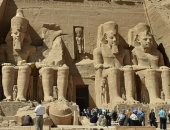 زيادة أعداد الزائرين لمعبد أبوسمبل خلال إجازة نصف العام