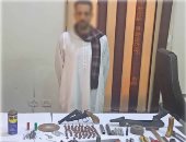 ضبط عامل بتهمة تصنيع الأسلحة النارية وترويجها في الجيزة