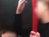 "التنمر ملوش بلد"..مراهقة تضرب فتاة على وجهها في حافلة وسط ضحك الركاب..فيديو