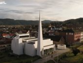 فيديو.. كاهن كنيسة فى النرويج يصف تصميمها الجديد بـ"البشع"