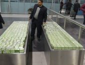 ضبط راكب بمطار القاهرة يهرب أدوات تجميل للمرة الثانية خلال شهر