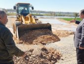 حملة مكبرة لإزالة التعديات على الأراضى الزراعية بقرية بصرة بأسيوط.. صور