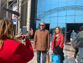 محمود حميدة يزور معرض الكتاب ويقتنى كتاب شخصية مصر لجمال حمدان