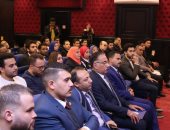 رئيس قسم الأمراض الصدرية بجامعة بنها يكشف أعراض فيروس كورونا.. صور