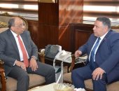 وزير التنمية المحلية يبحث مع محافظ البحر الأحمر زيادة الاستثمارات بالمحافظة