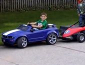 طفل 5 سنوات يُبهر والده بمهارته فى ركن سيارة بولاية ميتشغان الأمريكية.. فيديو