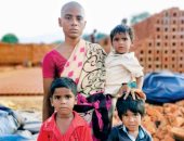 هندية تبيع شعرها مقابل دولارين لإطعام أطفالها