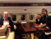 صورة.. إيفانكا ترامب تستعيد ذكرياتها على الطائرة الرئاسية بوجبة هامبورجر