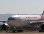 شاهد.. الجزائر تستقبل طائرة قادمة من ووهان معقل فيروس كورونا