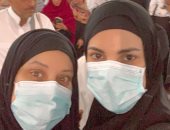 فيديو.. درة تؤدى مناسك العمرة بـ"الكمامة" خوفا من فيروس كورونا.. فيديو وصور