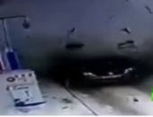 شاهد.. انفجار سيارة داخل محطة بنزين بروسيا بعد تزويدها بالوقود بلحظات