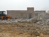 صور.. إزالة 131 حالة تعد ضمن الموجة 15 لإزالة التعديات بالأقصر وبنى سويف