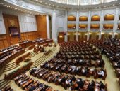 برلمان رومانيا يصوت لصالح حجب الثقة عن الحكومة