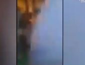 لحظة مقتل أحد المحتجين العراقيين فى مواجهات مع الأمن بمحافظة النجف.. فيديو