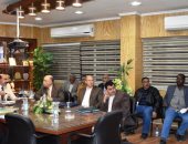 محافظ أسوان: المرحلة القادمة تشهد فتح شرايين جديدة من الطرق