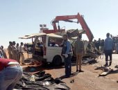 أول صور لحادث الطريق الصحراوى بأسوان بعد مصرع 13 شخصا