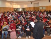 صور.. قوافل تعليمية مجانية لطلاب الثانوية العامة فى الوادى الجديد