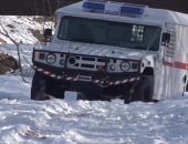 سيارة إسعاف "هامر" في روسيا للتعامل مع الحالات الحرجة فى الجليد.. فيديو