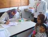 فحص 446 مواطنا خلال قافلة طبية مجانية بقرية عدن فى الوادى الجديد