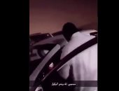 انتهاكات الدوحة.. قطرى يعتدى على سائق بالضرب ويبث الواقعة على تويتر..فيديو