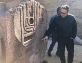 صور.. وزير السياحة يتفقد أعمال مشروع الهوية البصرية بمعابد الأقصر والكرنك