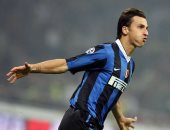 قبل ديربي ميلانو.. شاهد أجمل أهداف إبراهيموفيتش بقميص إنتر ميلان