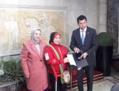 وزير الرياضة يكرم أبطال رفع الأثقال البارالمبى.. صور