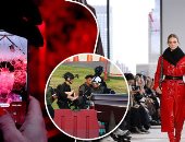 صور.. العالم هذا الصباح.. الشرطة التايلاندية تنجح فى تصفية مسلح قتل 21 شخصا شمال البلاد.. وإطلالات مميزة خلال أسبوع الموضة فى نيويورك.. وعروض رائعة خلال مهرجان المنحوتات الجليدية فى لاتفيا