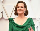 كيف أثبتت سيجورنى ويفر عشقها لدار أزياء Christian Dior فى حفل الأوسكار؟