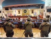 فيديو وصور.. اقتحام الجيش السلفادورى لمقر البرلمان بعد معركة مع الرئيس