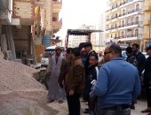 صور.. ضبط مخالفات بناء ومعدات تعمل بدون ترخيص بمنطقة كورنيش مرسى مطروح