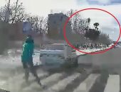 مشهد يوقف القلب.. سائق مخمور يصدم عربة طفل رضيع فى أوكرانيا.. فيديو وصور